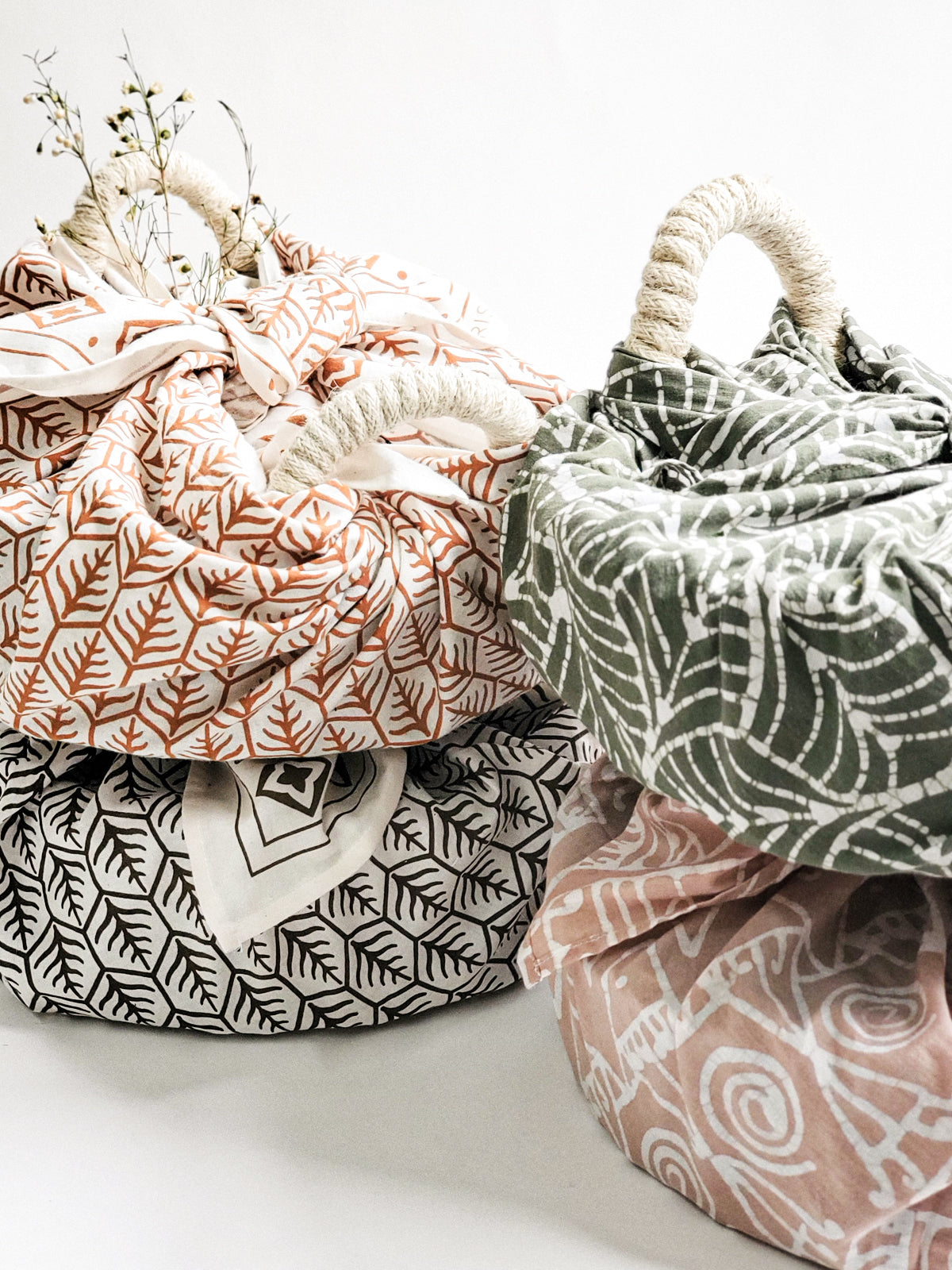 Bread Warmer & Basket Gift Set with Tea Towel